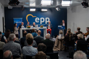 Room of the Klaus Welle event during the Q&A